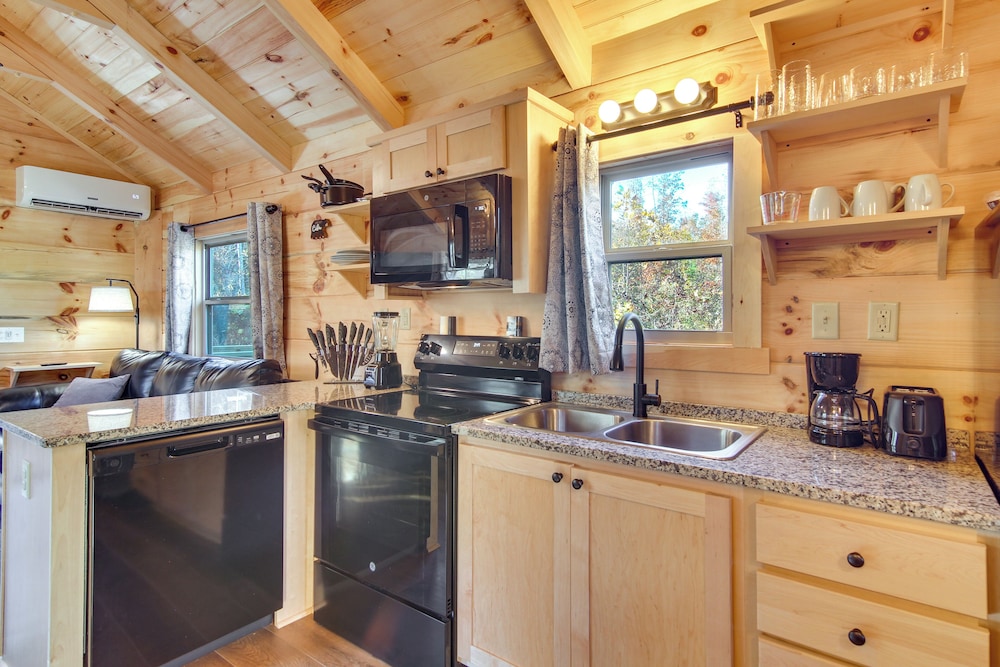 'feelin Feisty:' Blue Ridge Mtns Couple's Cabin