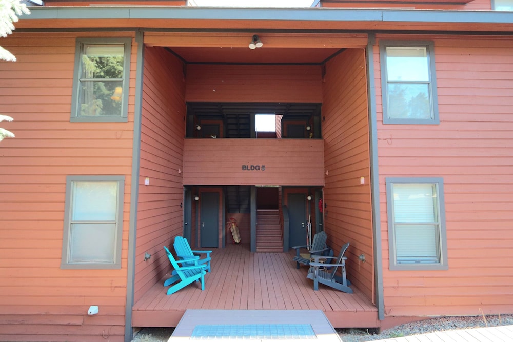 Quiet Cozy Fraser Getaway for 7!