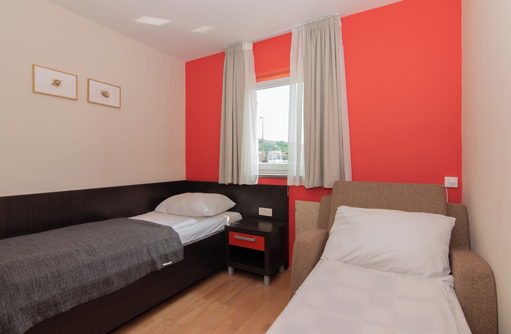 Marina Apartment Garbin 713 view 5