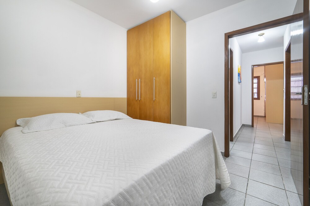 914 - Casa 3 dormitórios para 8 pessoas