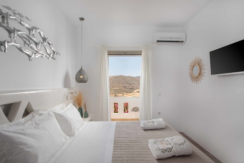 Halcyon Suites and Villas Naxos