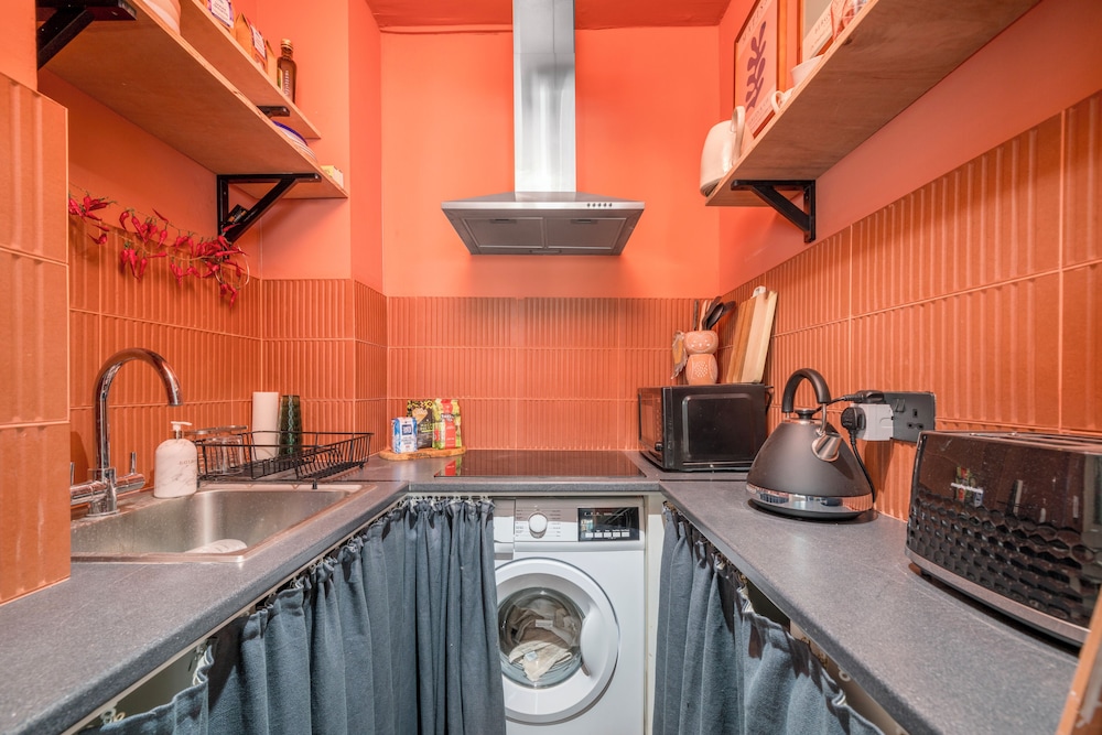 Charming Studio moments from Portobello