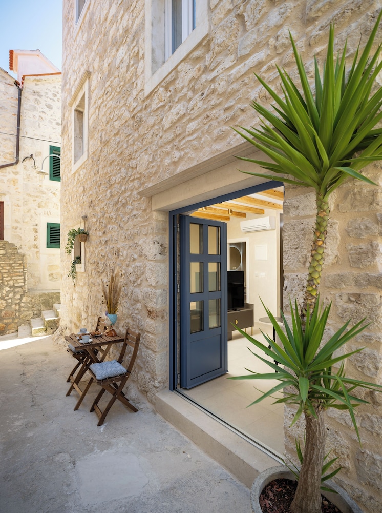 Villa Maja Aurelia in the Centre- Romantic studio apartment
