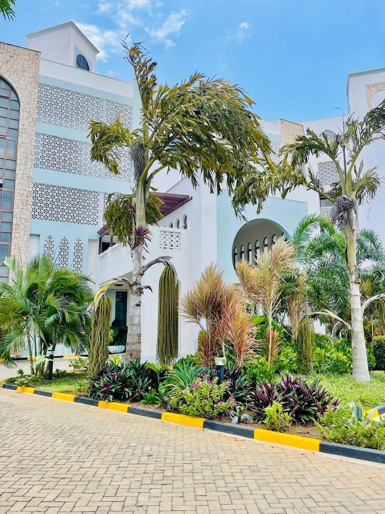 Luxury Oceanline Apartment-Shaza
