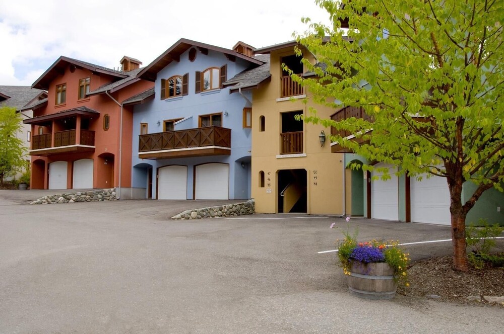 Snow Creek Village #20 By Bear Country