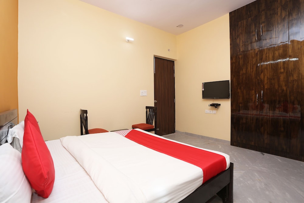 Noida Vacations - Capital O 30956 Moon Light - Property Image 4