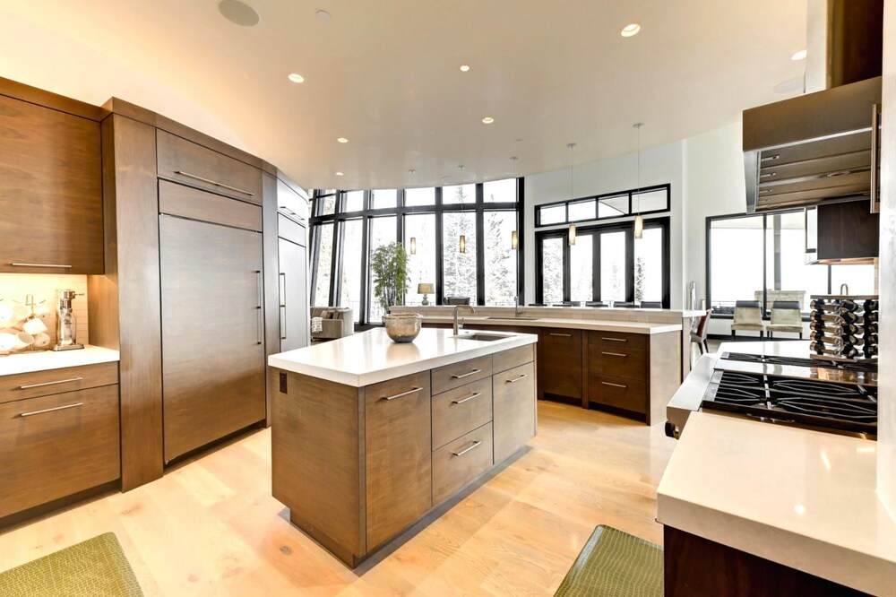 The Colony Walk To Slopes, Hot Tub, Parking KBM Resorts Walk to Slopes, Hot Tub, Parking 2 Homes, 9 Bedrooms Ml-2510