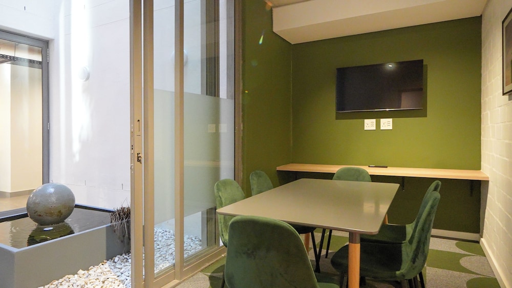 meeting & event spaces