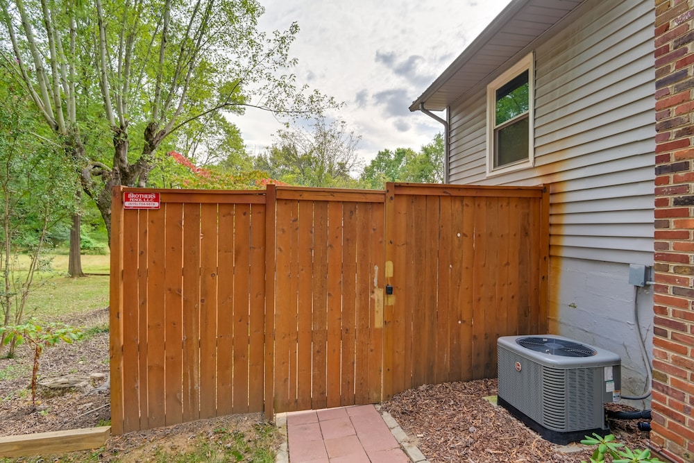 Old Hickory Hideout: Charming Apt w/ Deck! - Property Image 6