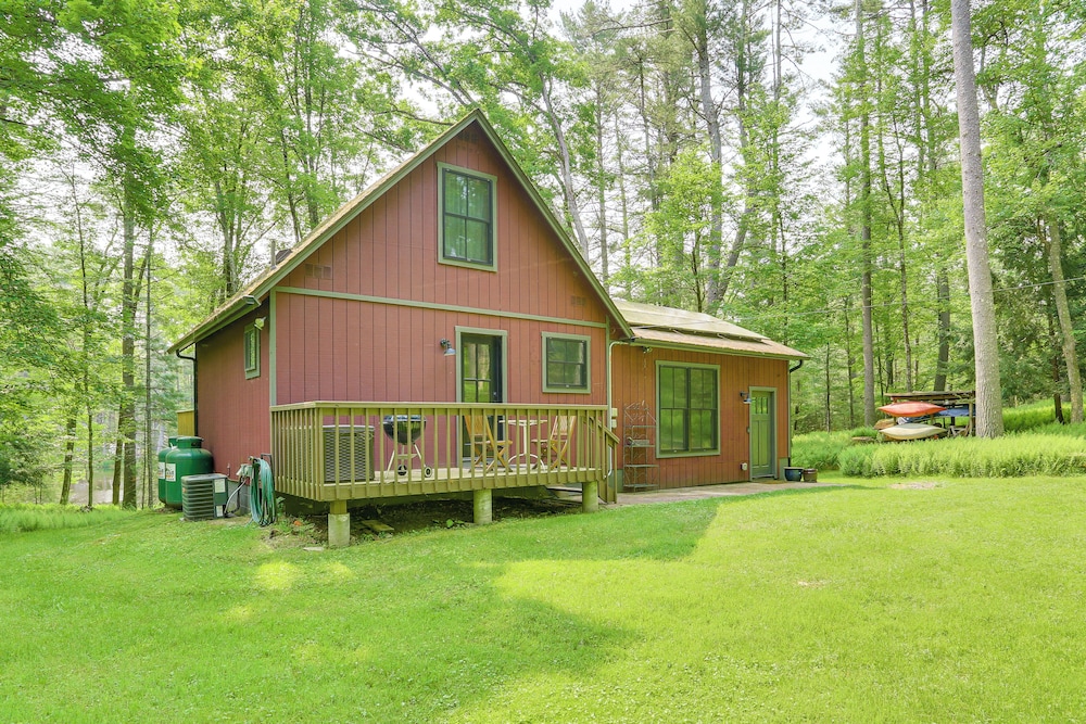 Waterfront Studio w/ Loft & Dock Near Narrowsburg!