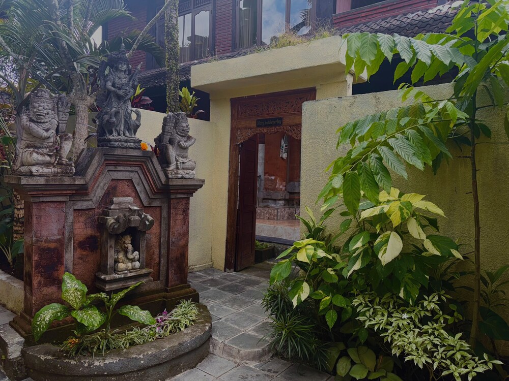 Blue Lotus Ubud