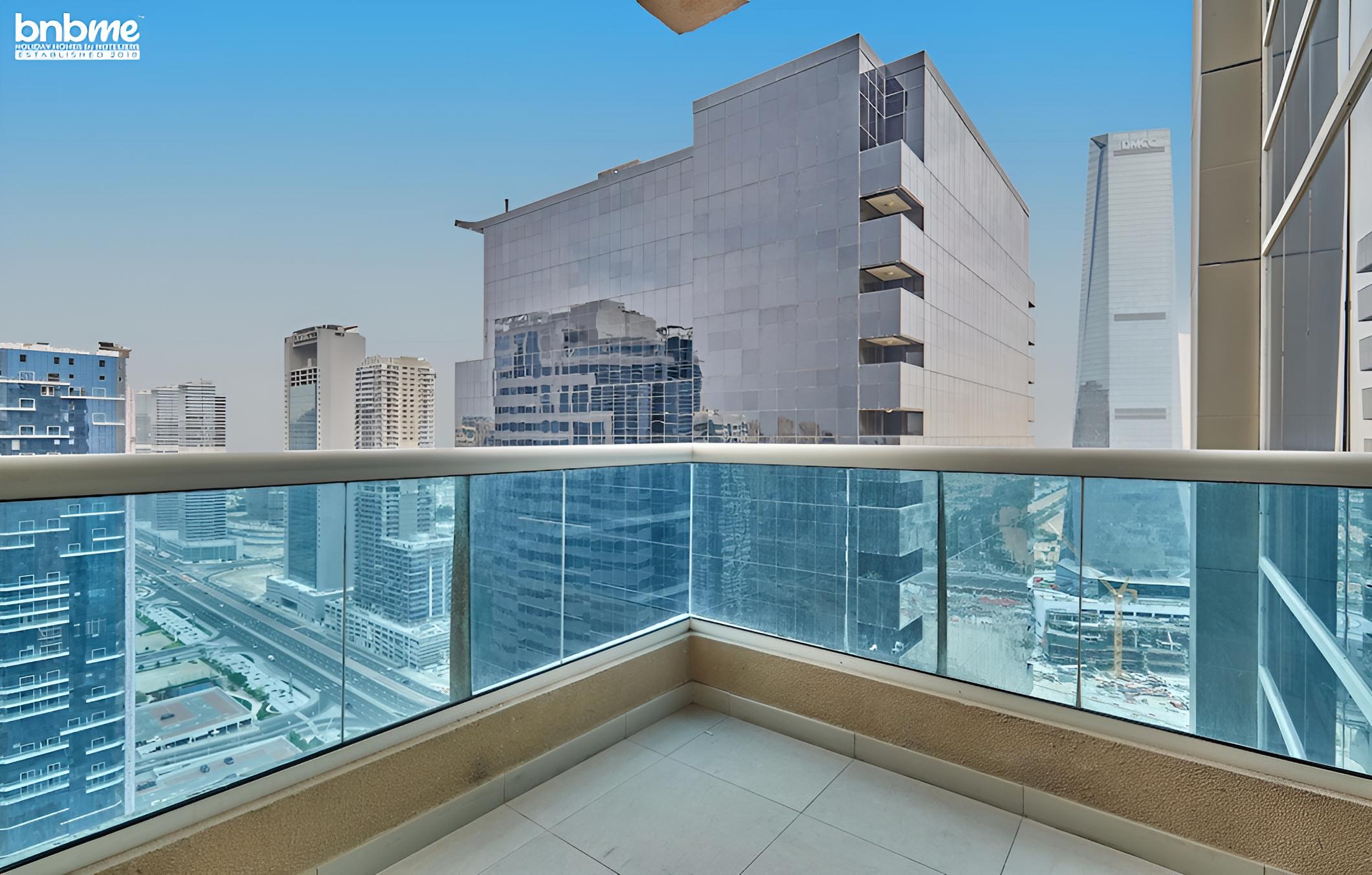 3B Lakepoint Tower 3701 by bnbme homes