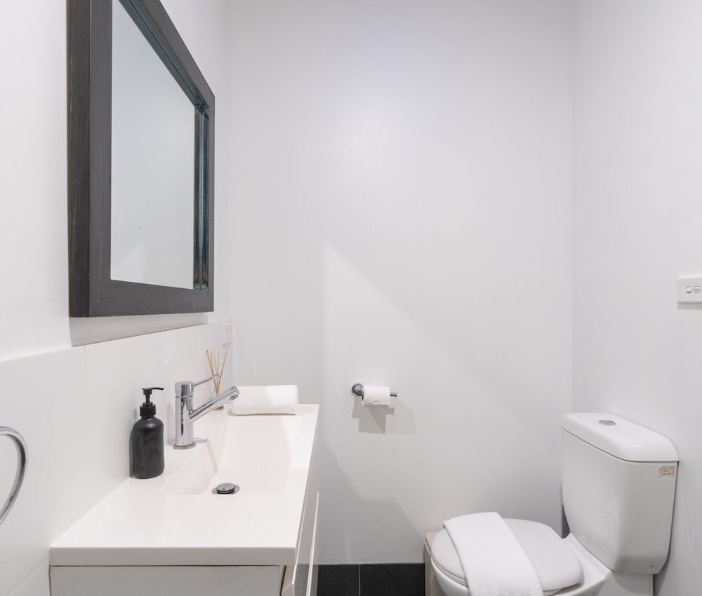 Kozyguru | Balmain | Charming 3 Room Cottage