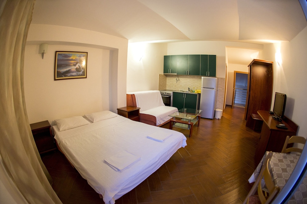 SMS Apartments