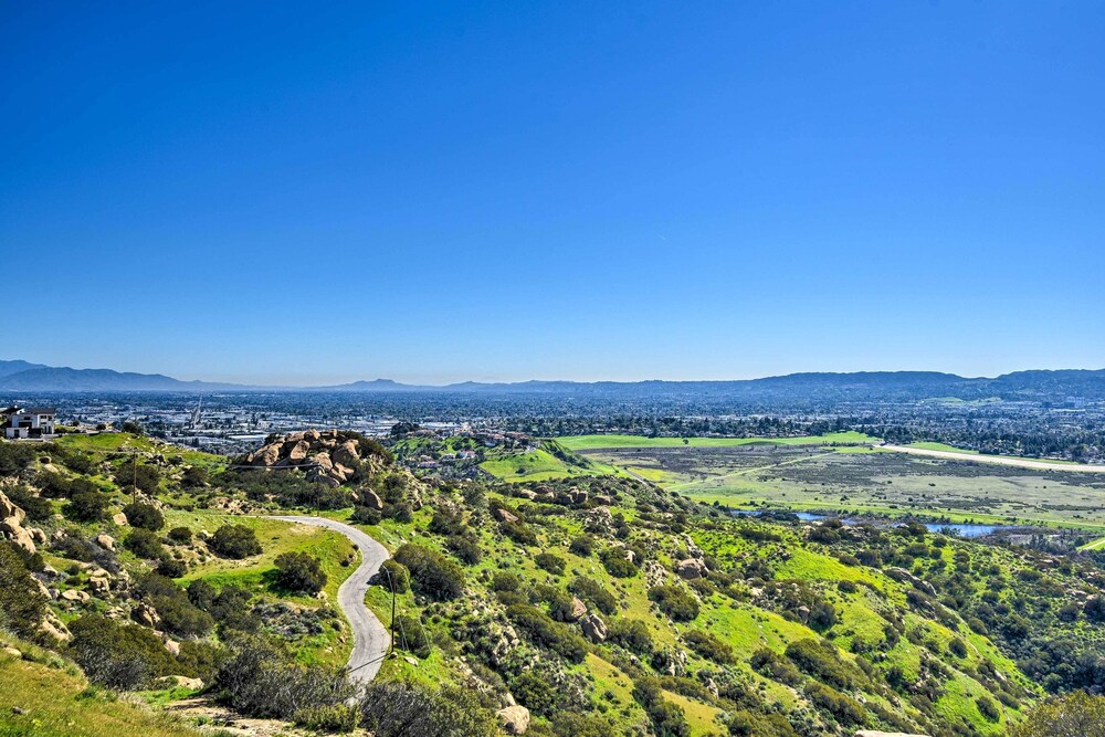 Chatsworth Studio w/ Mountain Views! - Property Image 17