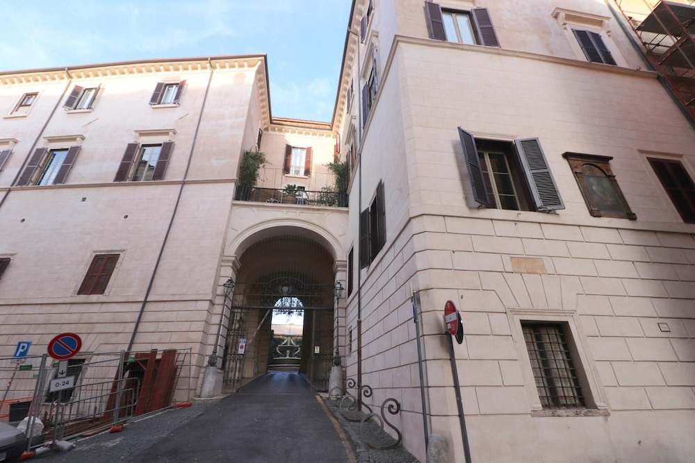 Lovely Navona Apartment