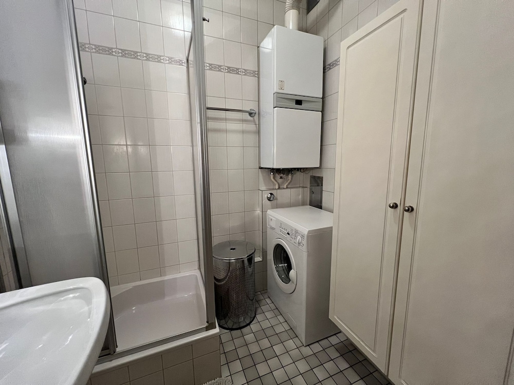 Family 2BR Apartment with Living Room