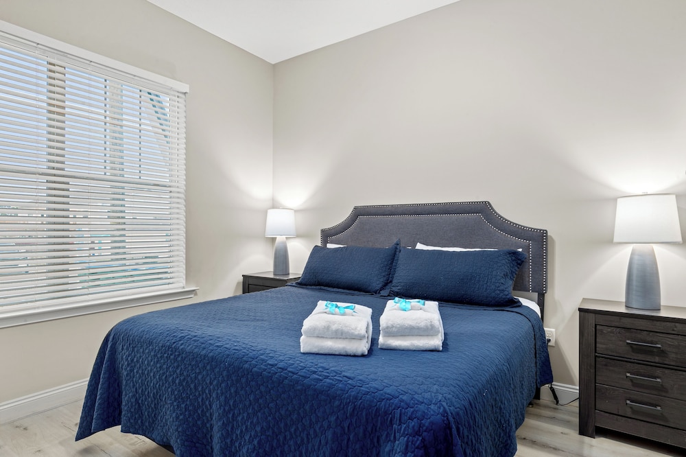 Spacious 4-bed, 3-bath Beach House Sleeps 12 for the Perfect Getaway