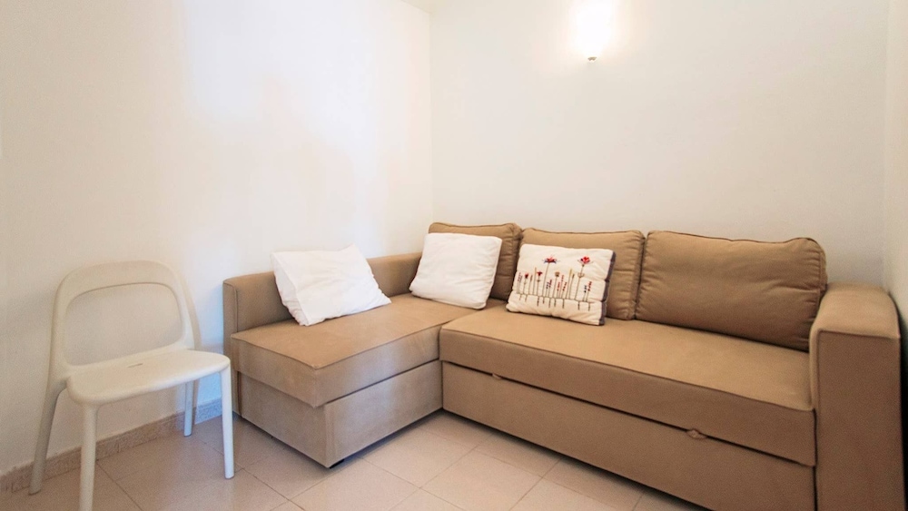 Bungalow With Private Garden & Close To The Beach photo 4