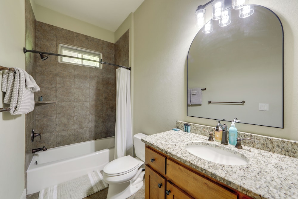 Lake & Pool Access at Bear Lake Reserve Condo!