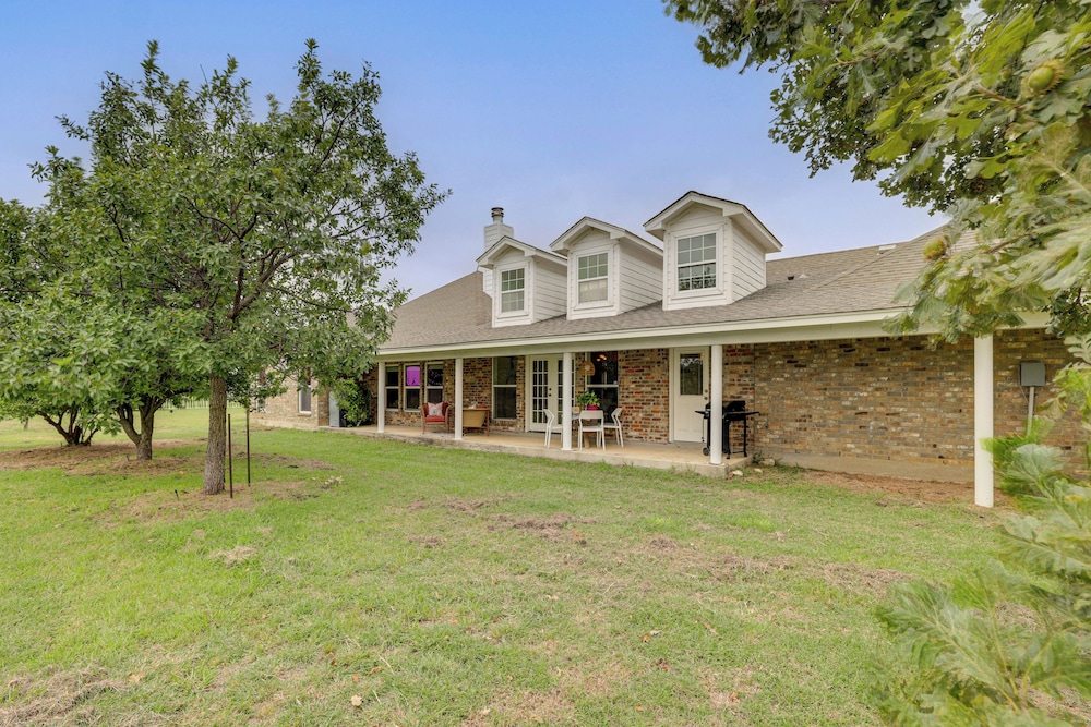 5 Acres! Countryside Getaway Outside Fort Worth