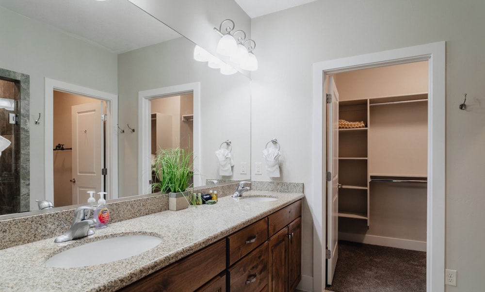 Paradise Village 3 - Grand View Estates