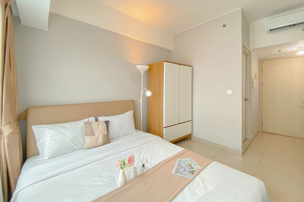Good Location And Simply Studio Springlake Summarecon Bekasi Apartment