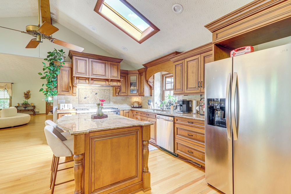 Stylish Country Living: Serene Suwanee Retreat!