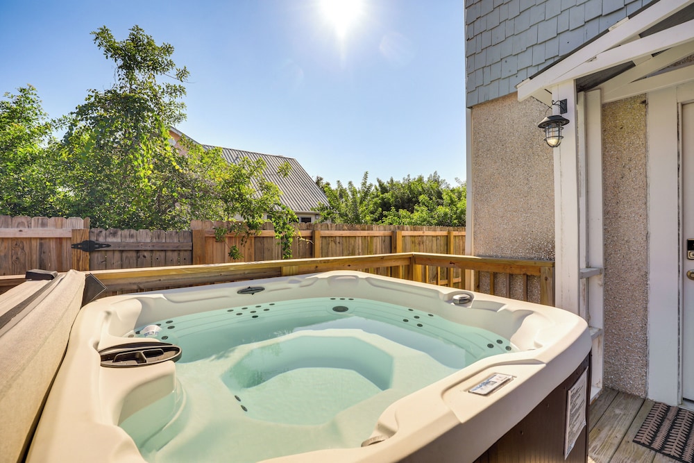 Home w/ Private Hot Tub < 1 Mi to Butler Beach!