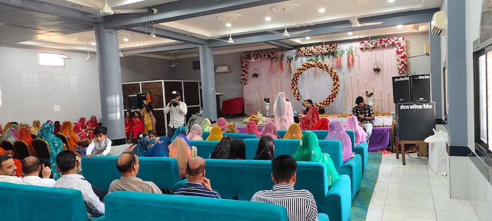 Hotel Karishma Palace Badnawar