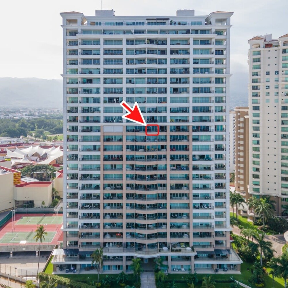 Ocean Front Condo 1 Bedroom 3 Beds 2 Bathrooms