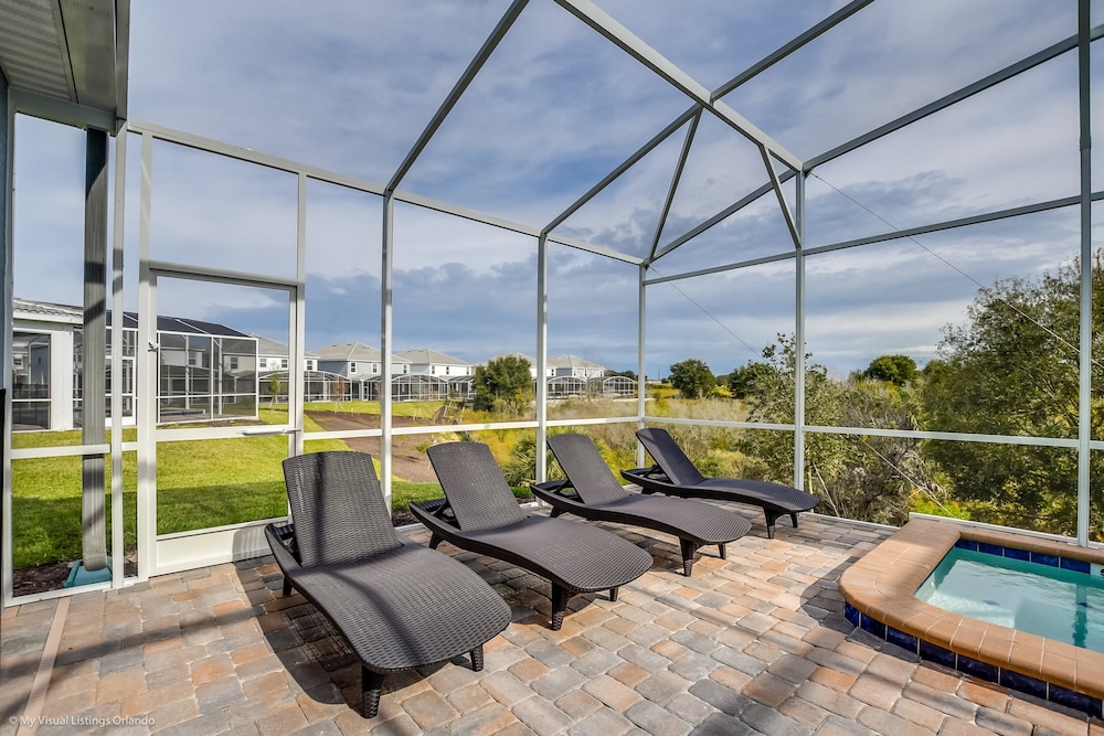 6 Bedroom 6 Bathroom Villa - Image 3