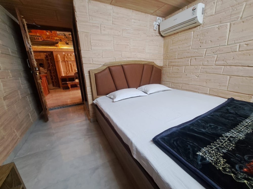 Batra Guest House