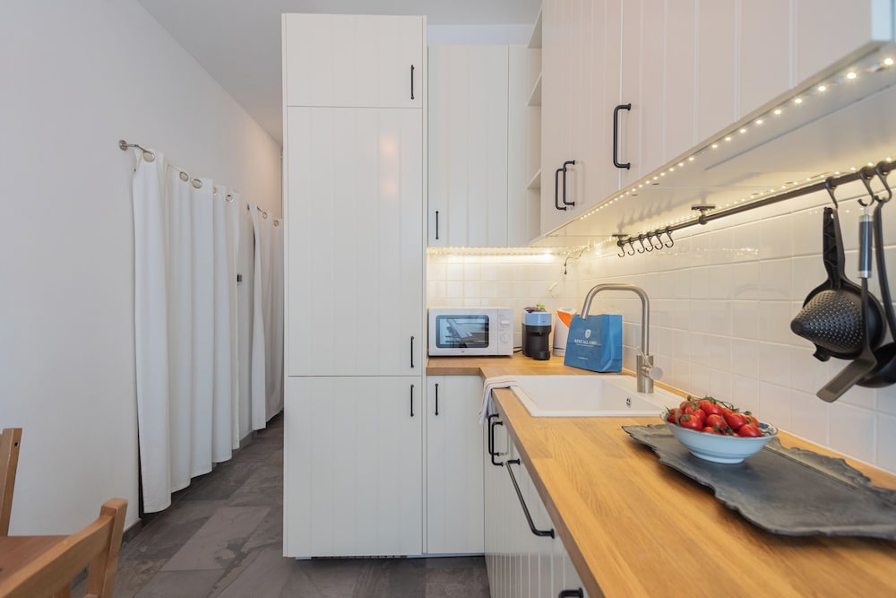Old Court Hideaway by Rent all Como