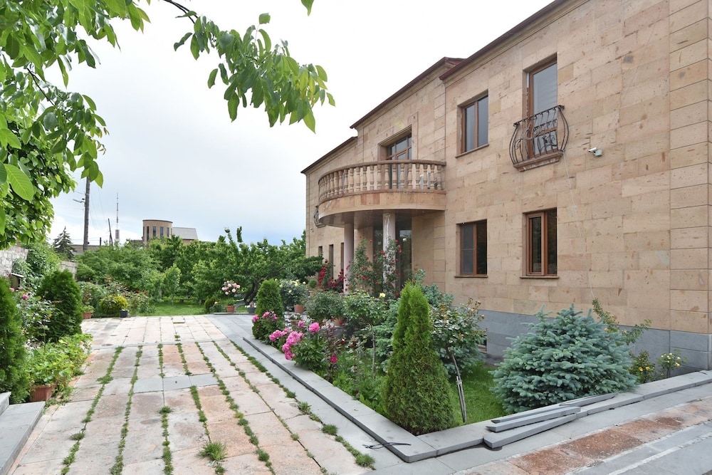 Villa in Nork