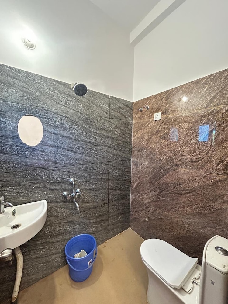 Hotel Lush by Ravindra