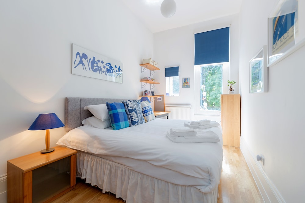 Philbeach Balcony- 2bed flat in Earls Ct