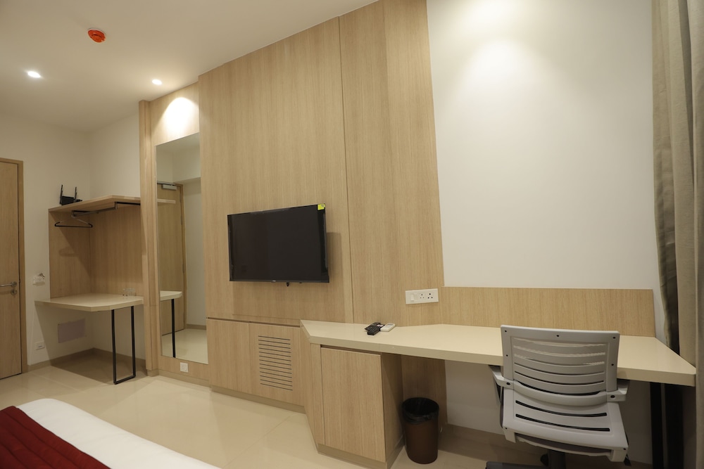 Hotel Shreeji Vatika-Airport Road
