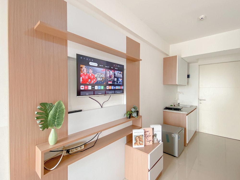Simple And Cozy Studio At Urbantown Serpong Apartment