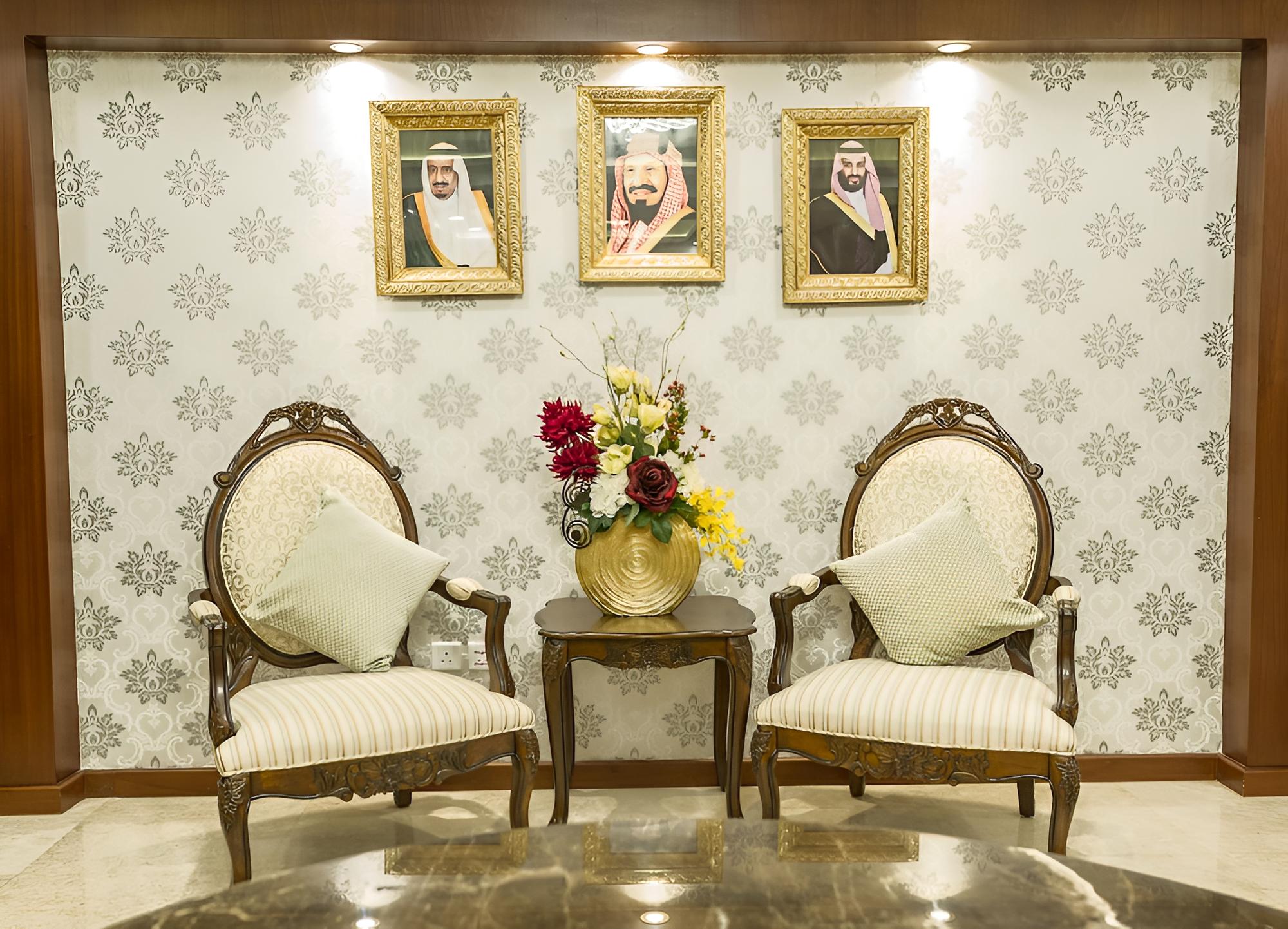 Laten Suites