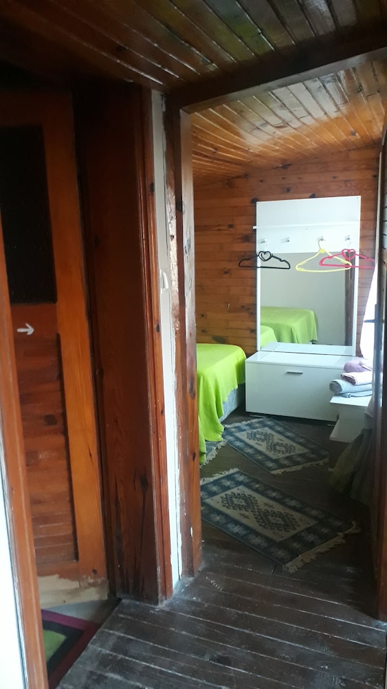 Side Tuana Garden Home