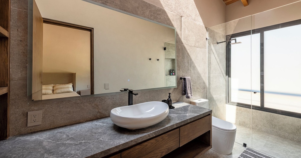 Casa Cundi-Contemporary Living in Nature