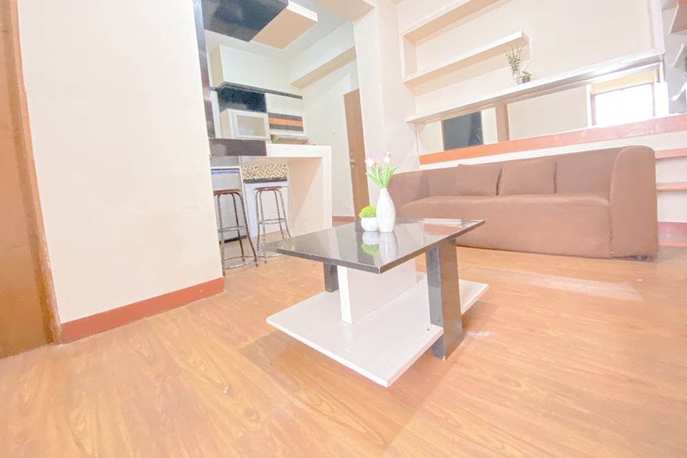 Spacious Cozy Living 3Br At Gateway Ahmad Yani Cicadas Apartment