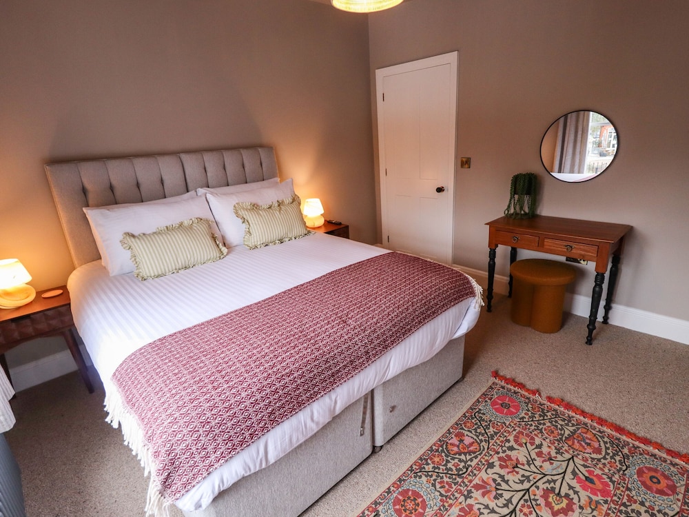 17 Union Road House