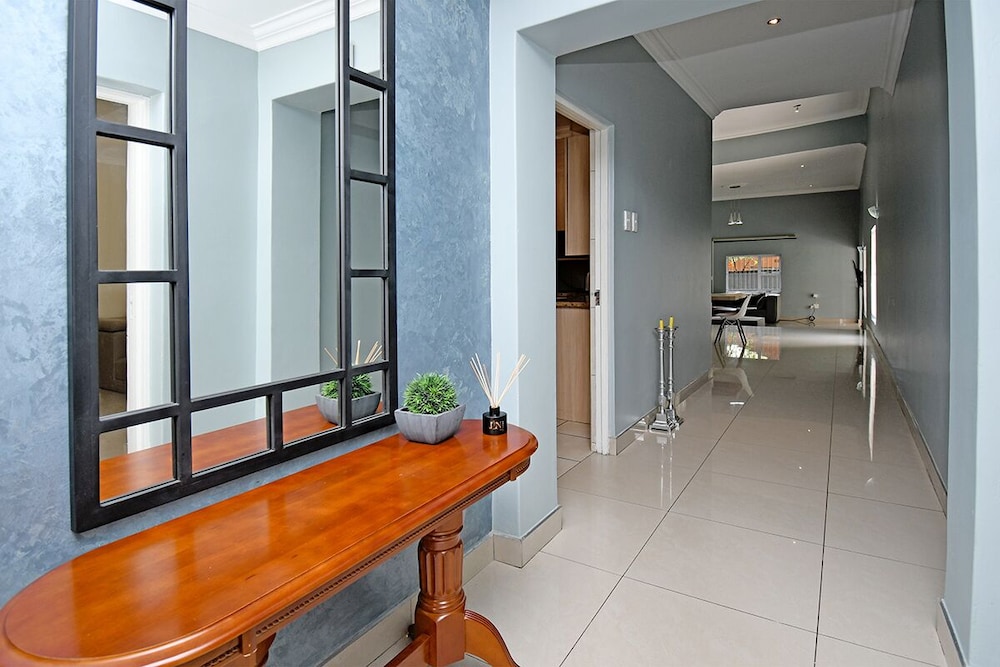 Zwelakho Luxury  furnished apartments view 4
