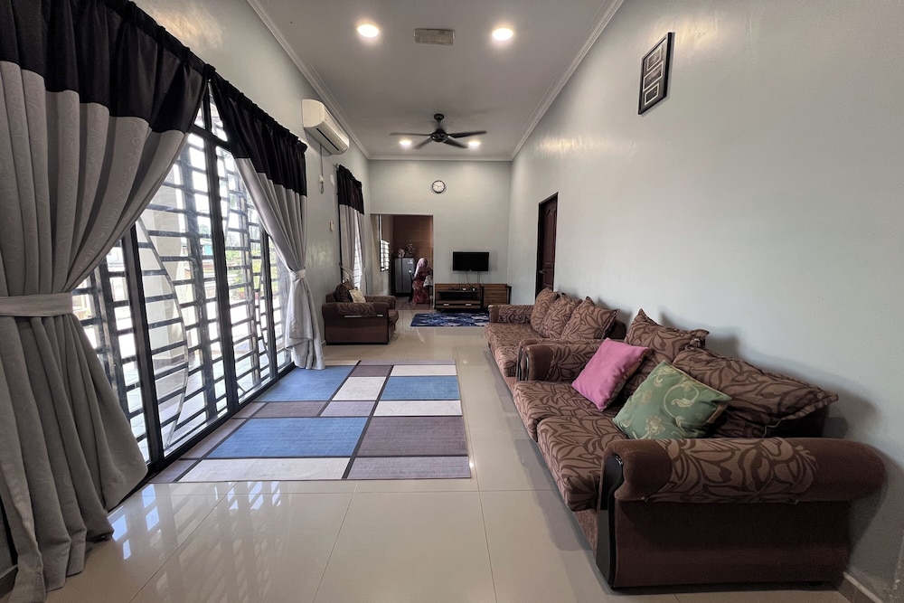 Nurbayu Villa (3 and 4 bedroom Villa) Kemaman