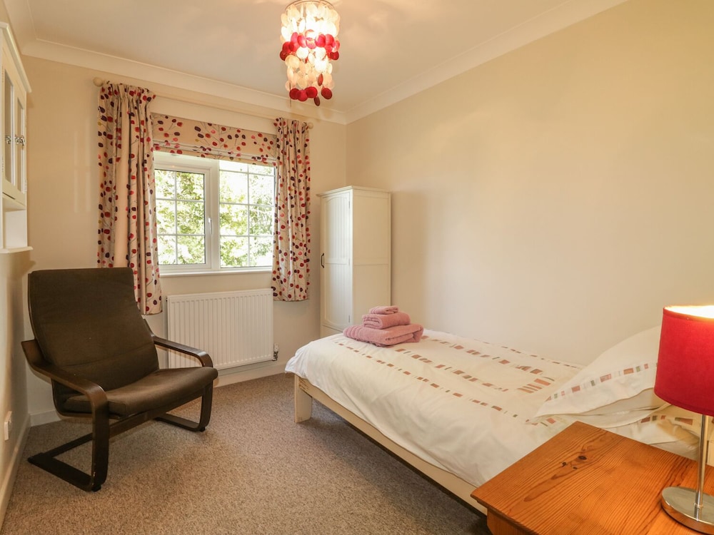 Meadowlea Cottage view 2