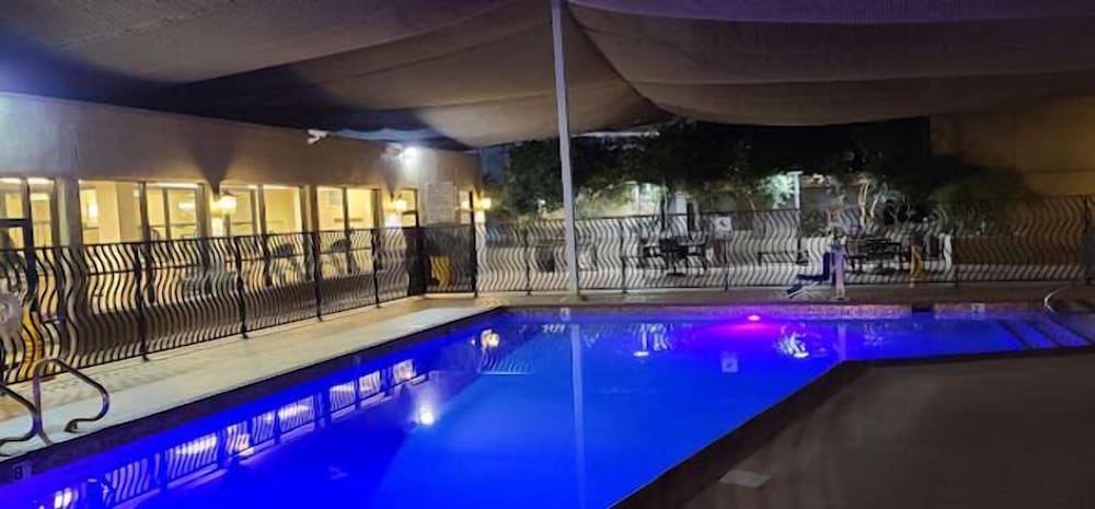 LVStripHouse Condos Sleeps up to 14