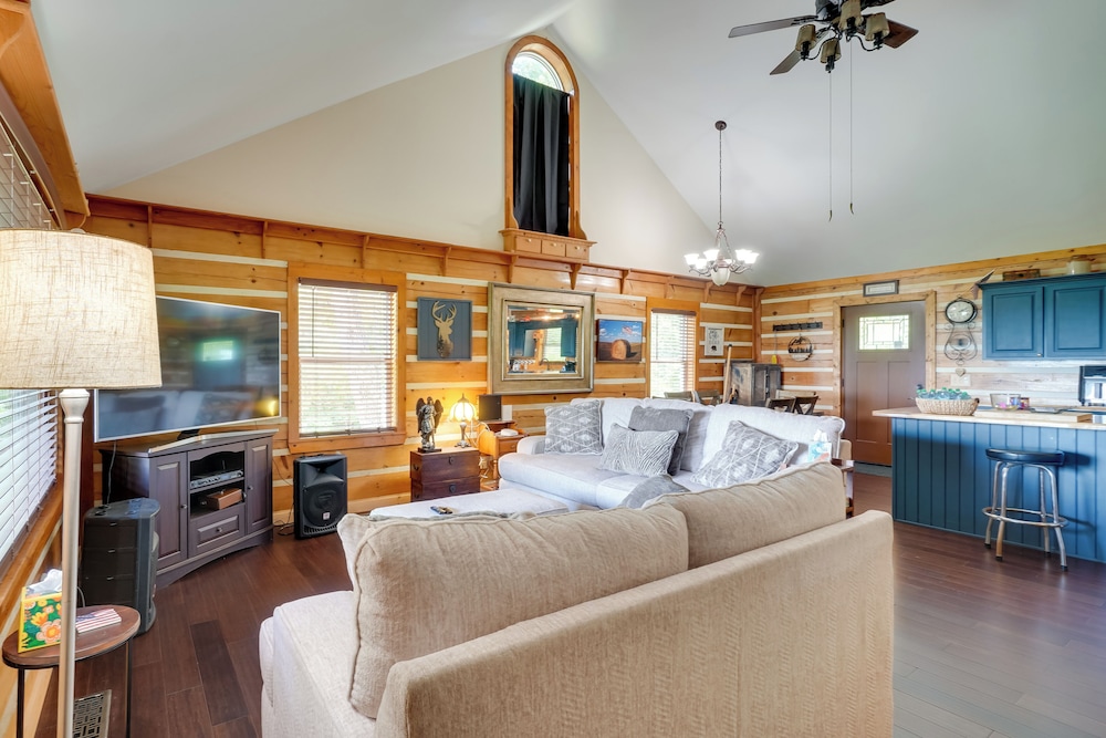 Lake & Mountain Views: Rockwood Cabin on 8 Acres