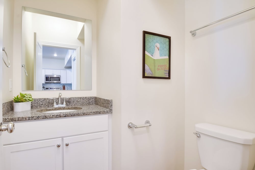 Near TBK Bank Sports Complex: Quad Cities Townhome